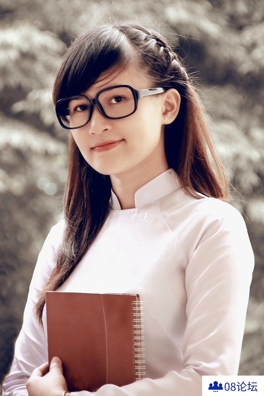 如何让DeepSeek写photoshop脚本，实现一键修图。
